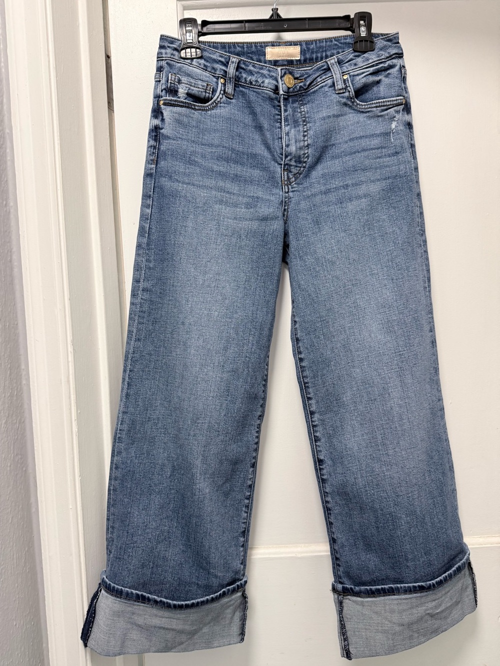Kut from the Kloth Light Blue Wide-Leg Jeans with Cuffed Hem